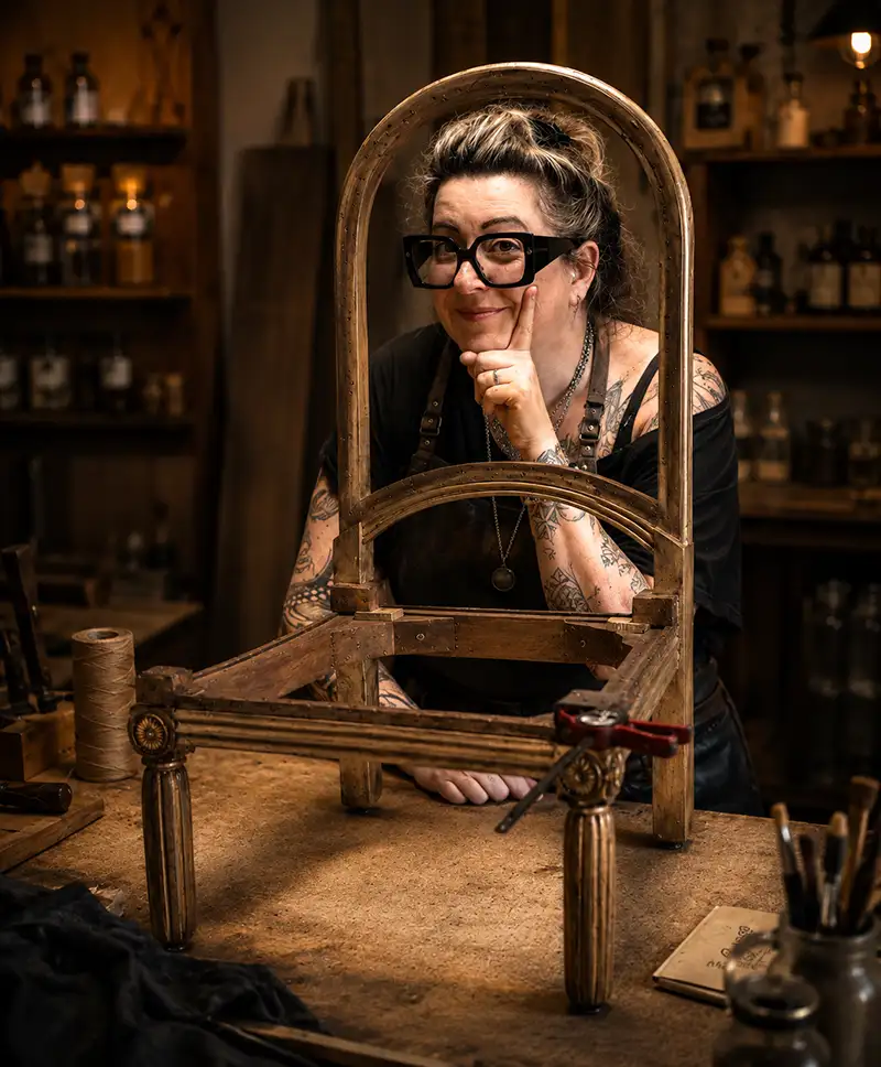 Marie de la Grange aux Papillons, atelier d'art en techniques traditionnelles, situé à Crédin