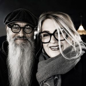 Marie et Nicolas, de Nicosteelwoods et La Grange aux Papillons située à Crédin entre Pontivy, Josselin et Loudéac